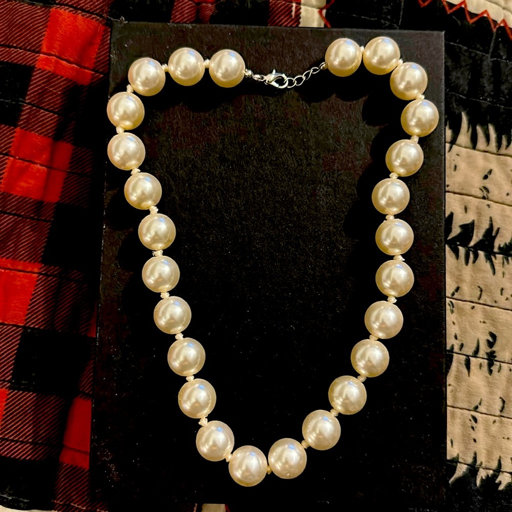 Large Pearls Necklace- choker style. Beautiful!!